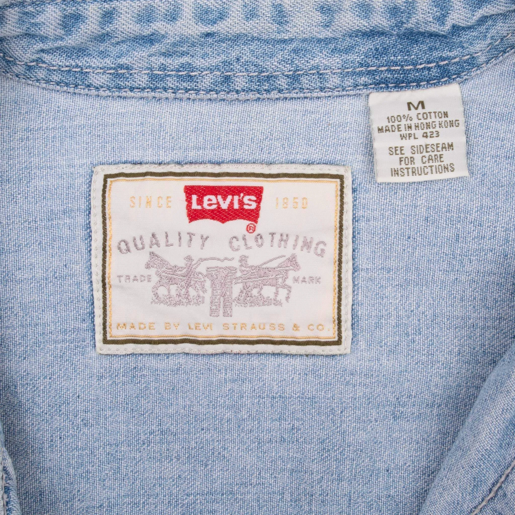 VINTAGE LEVIS BLUE RED TAB POCKET DENIM SHIRT 1990S SIZE MEDIUM